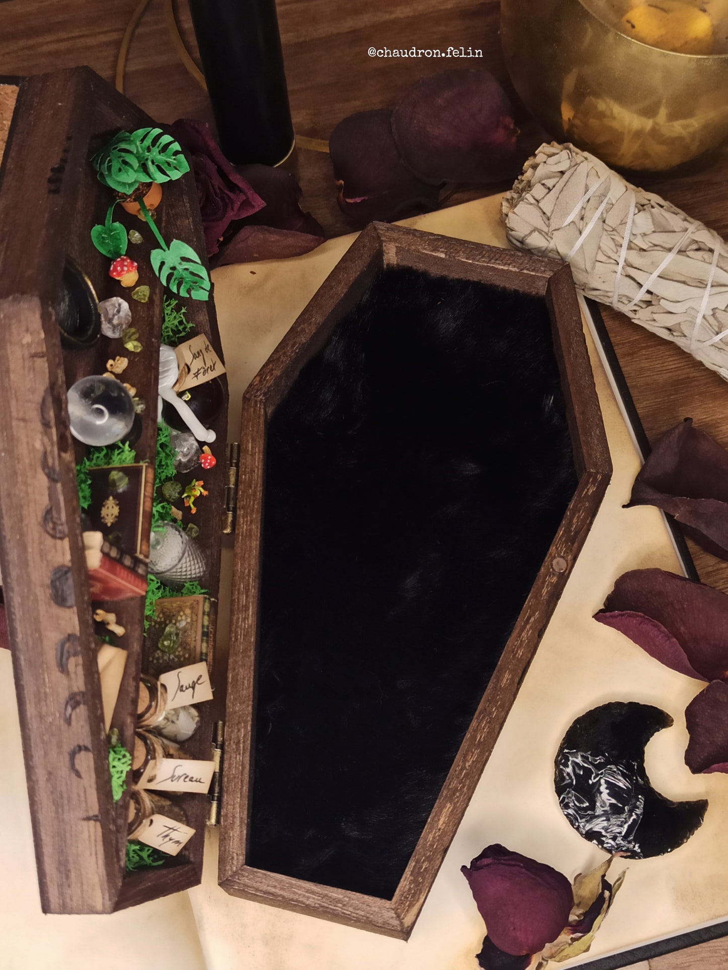 Boite Fantastique Samhain - Grimoire, Grenouille et Péridot