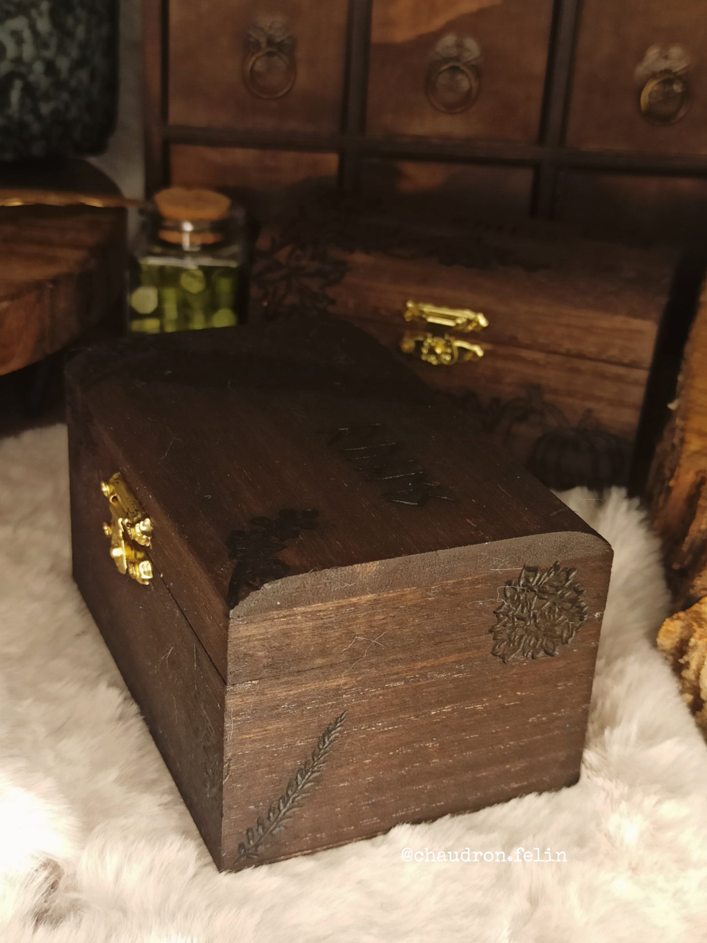 Boîte sans Runes et Lilas