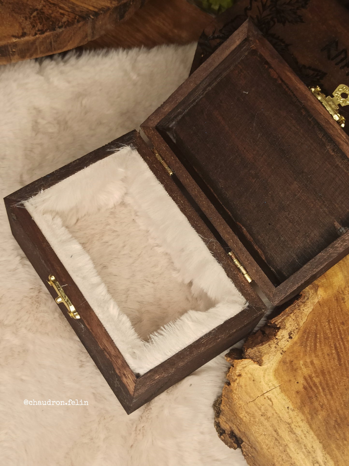 Boîte sans Runes et Lilas