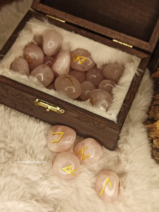 Coffret Runes Divinatoires, Roses et Quartz Rose