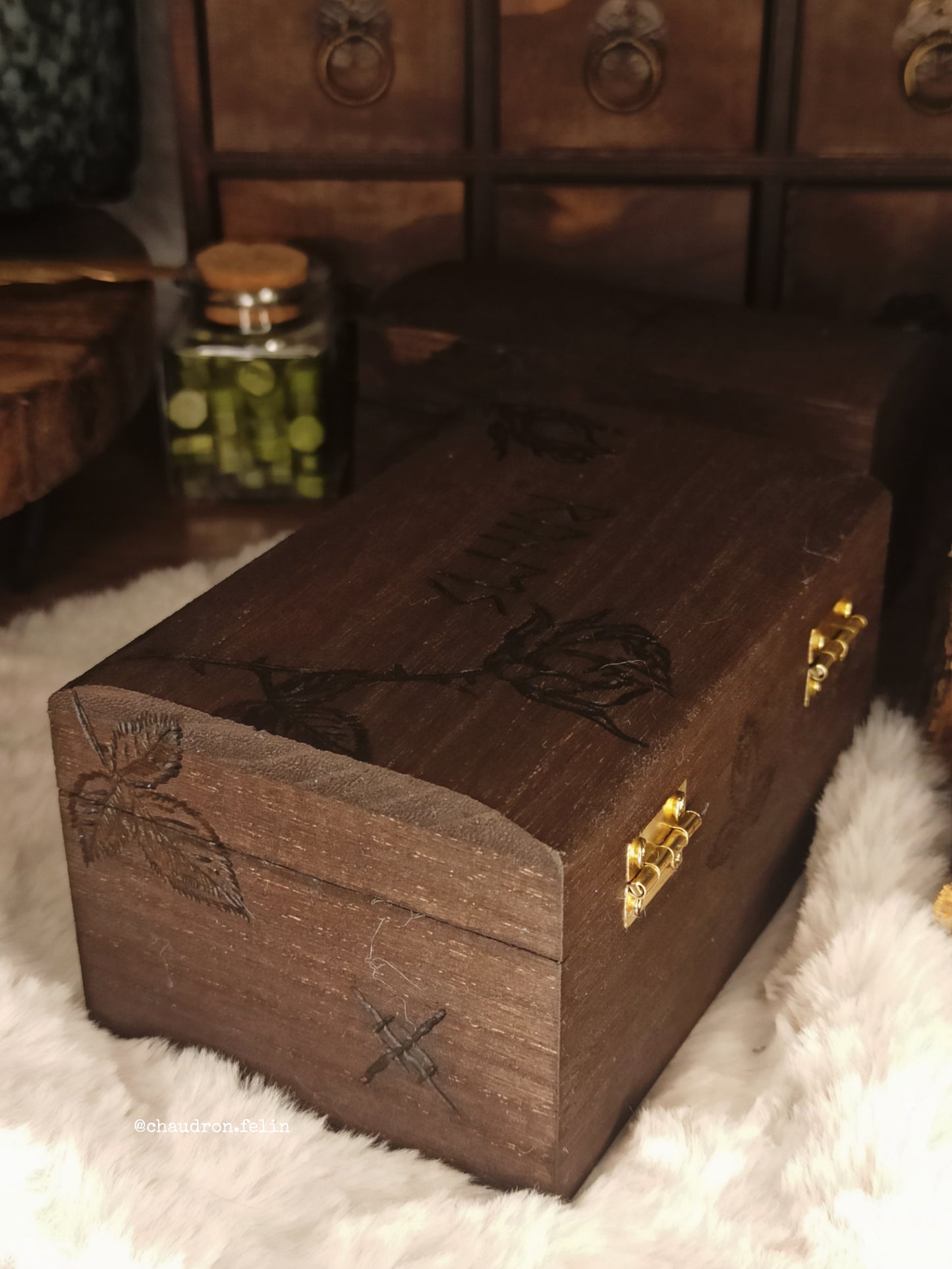 Coffret Runes Divinatoires, Roses et Quartz Rose