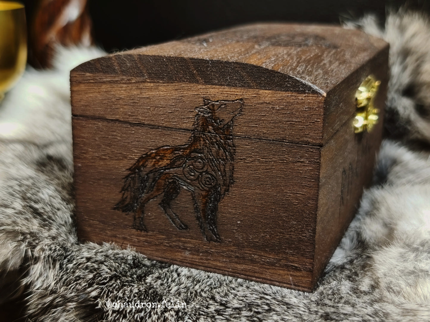 Coffret Runes Futhark Valknut et Agate Noire