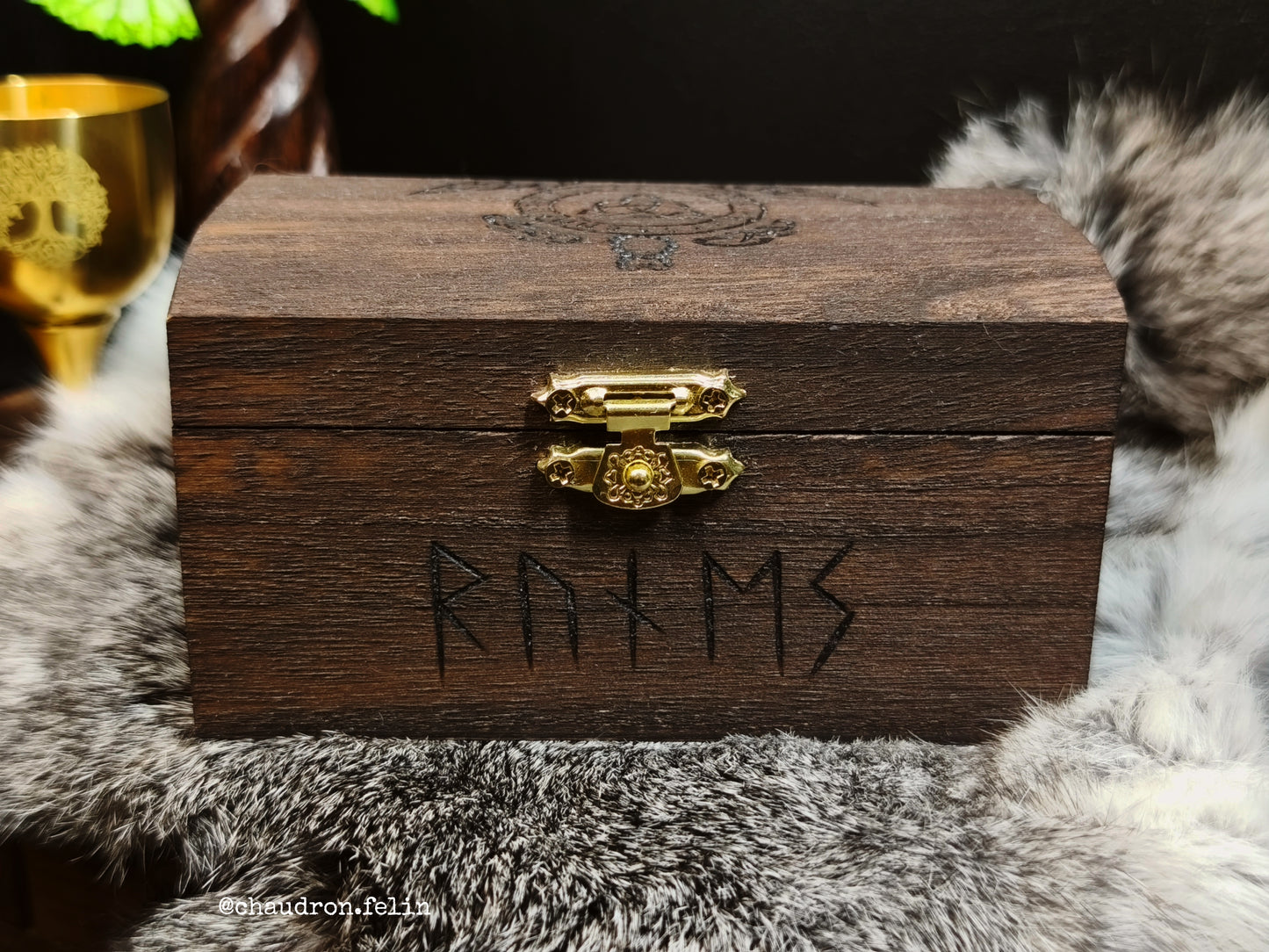 Coffret Runes Futhark Valknut et Agate Noire