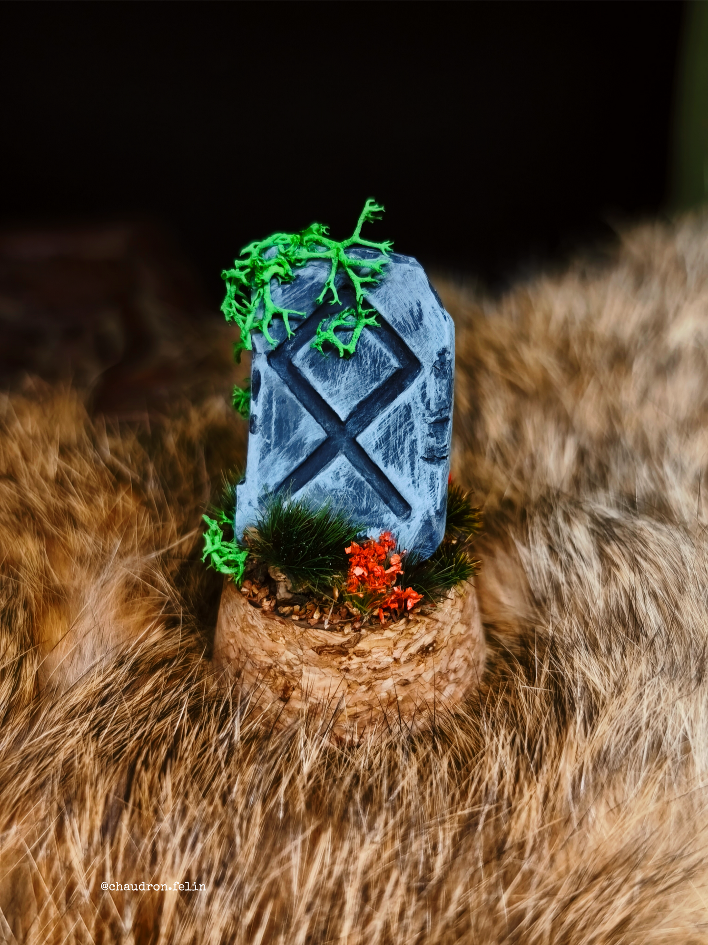 Stèles aux Runes Futhark - Dioramas miniatures