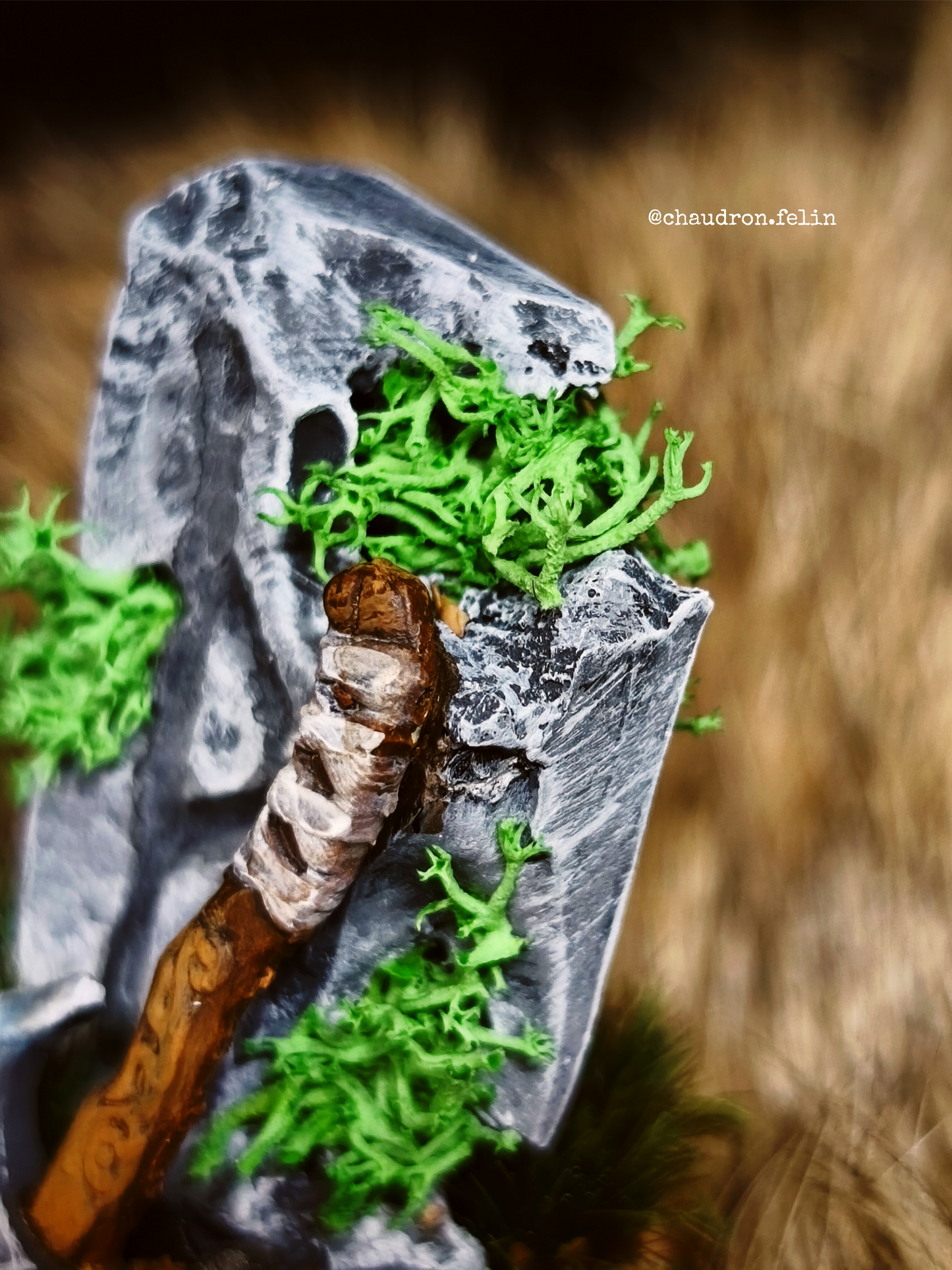 Stèles aux Runes Futhark - Dioramas miniatures