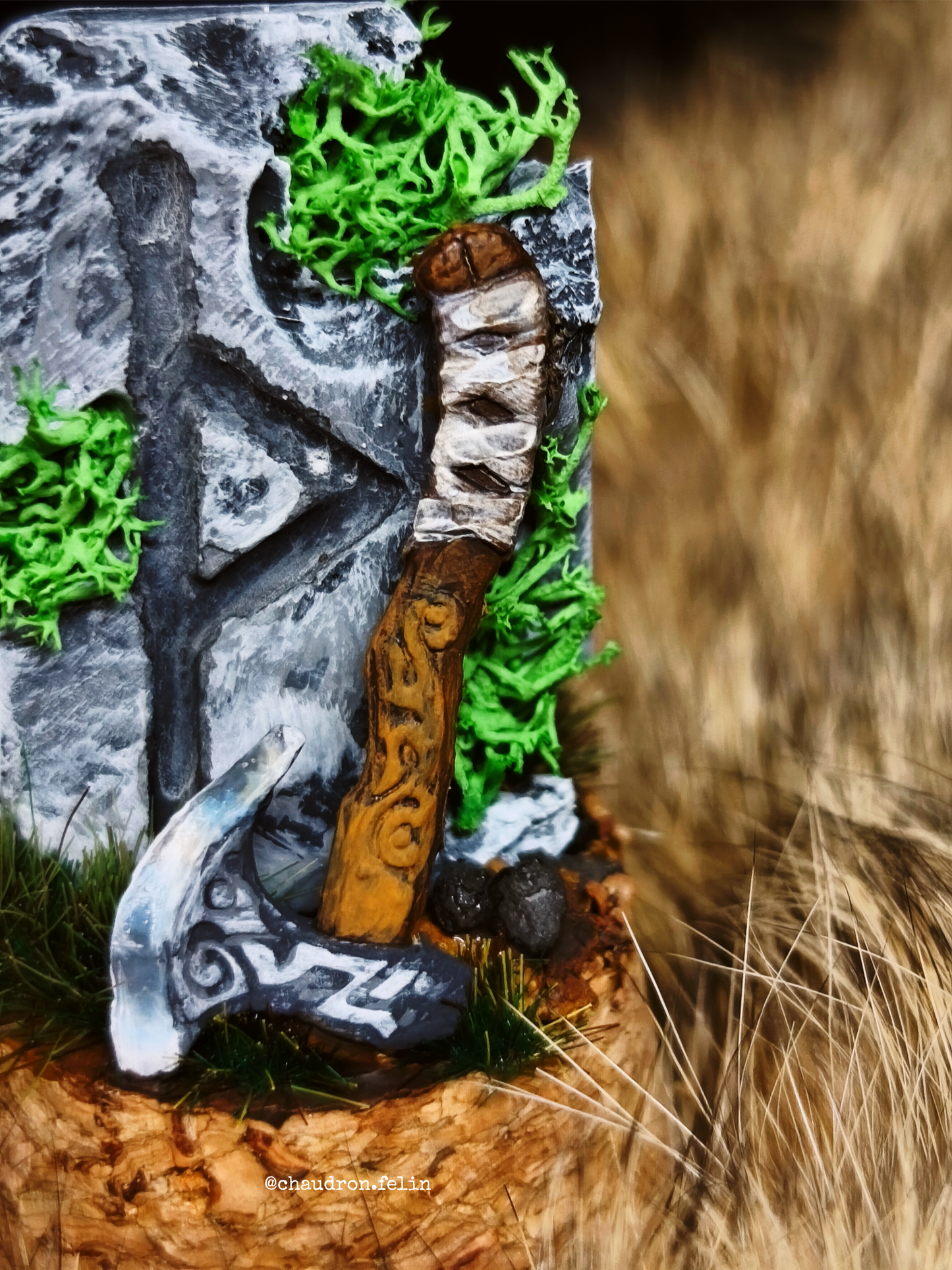 Stèles aux Runes Futhark - Dioramas miniatures