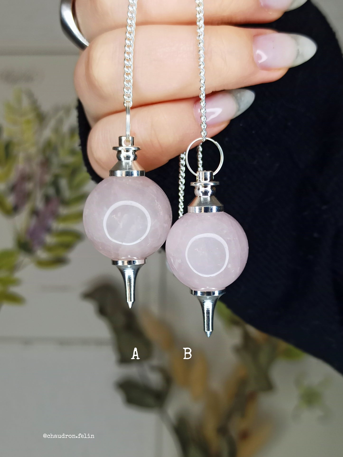 Pendules Sphère en Métal et Quartz Rose