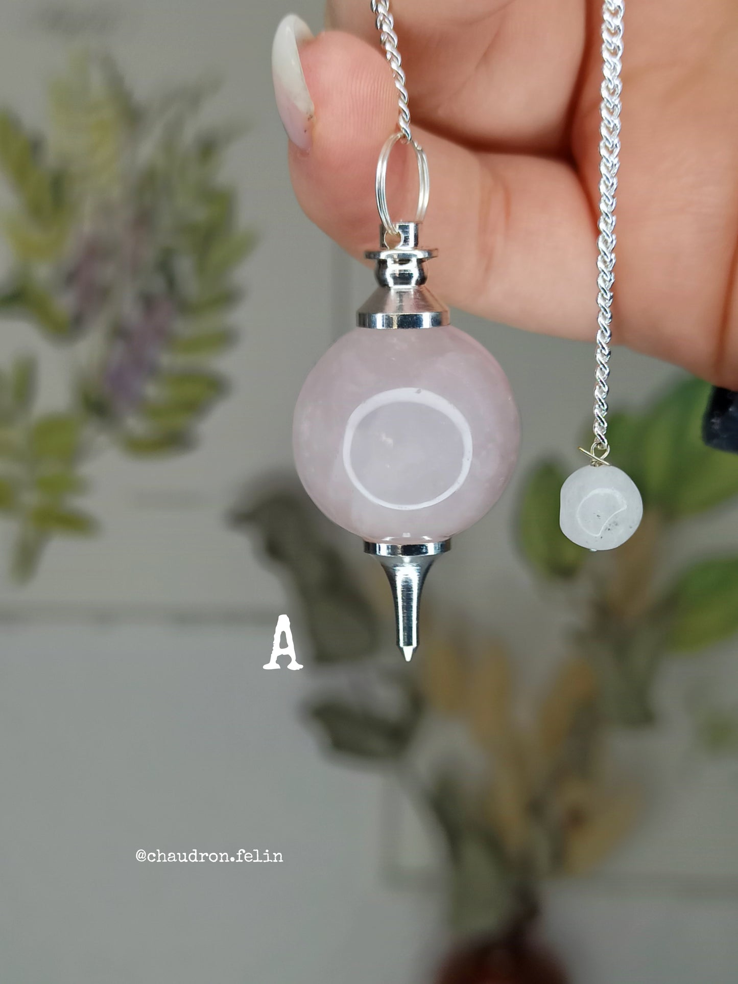Pendules Sphère en Métal et Quartz Rose