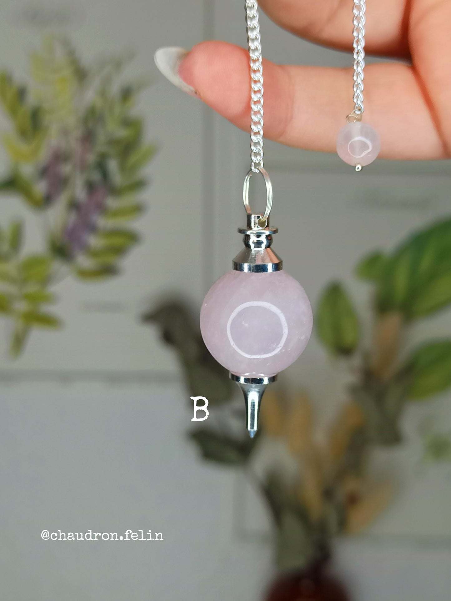 Pendules Sphère en Métal et Quartz Rose