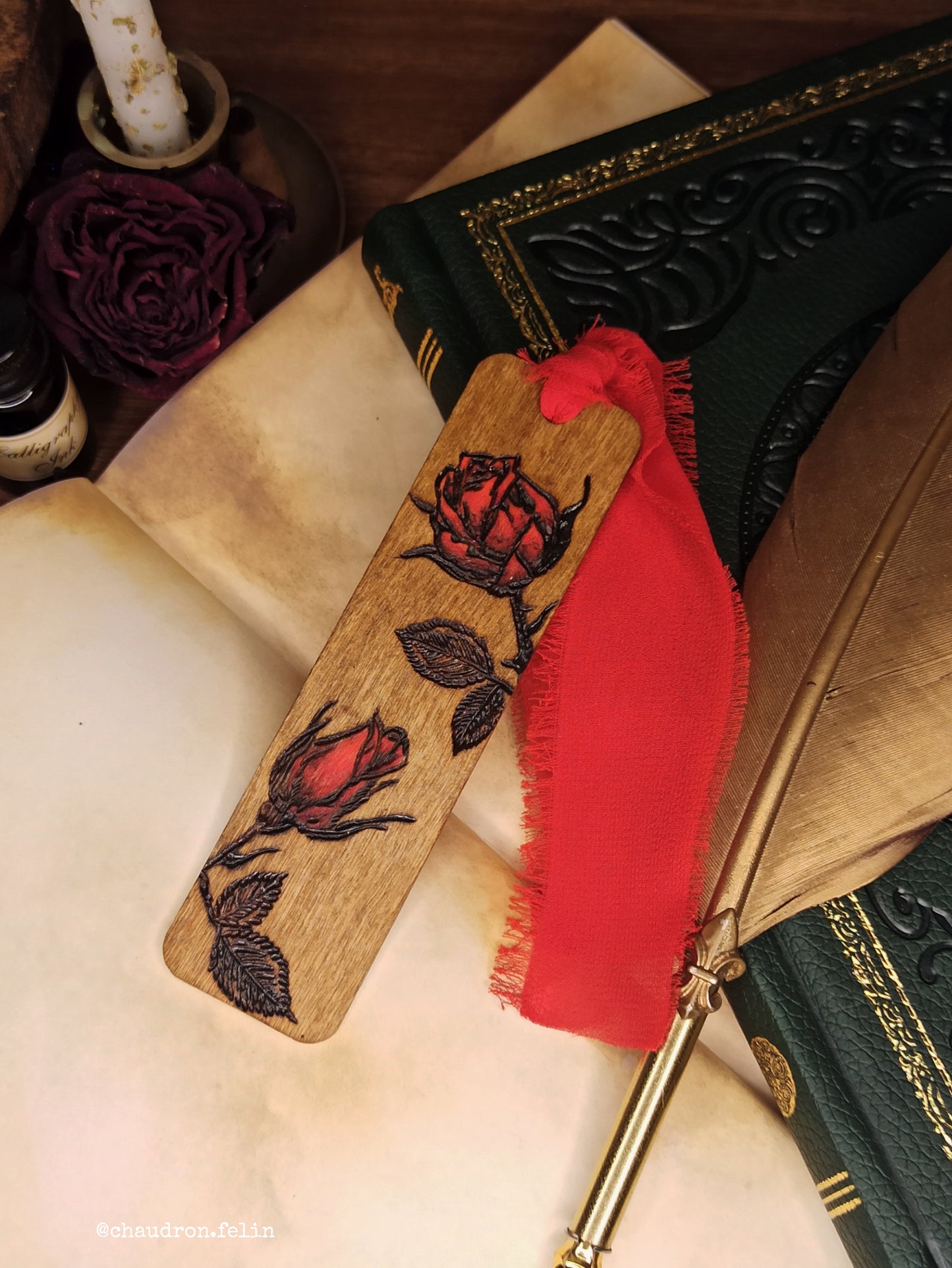 Marque Page en bois - Roses Rouges