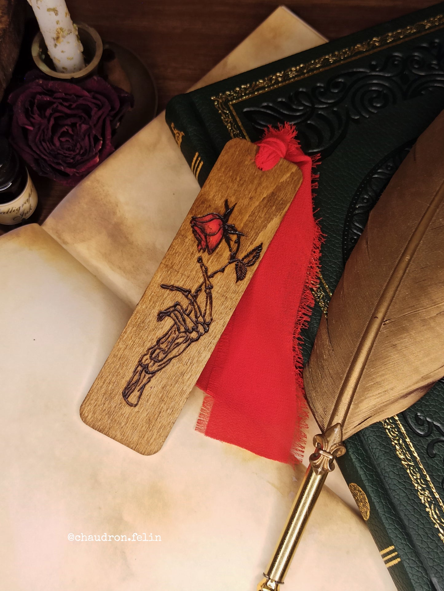 Marque Page en bois - Roses Rouges