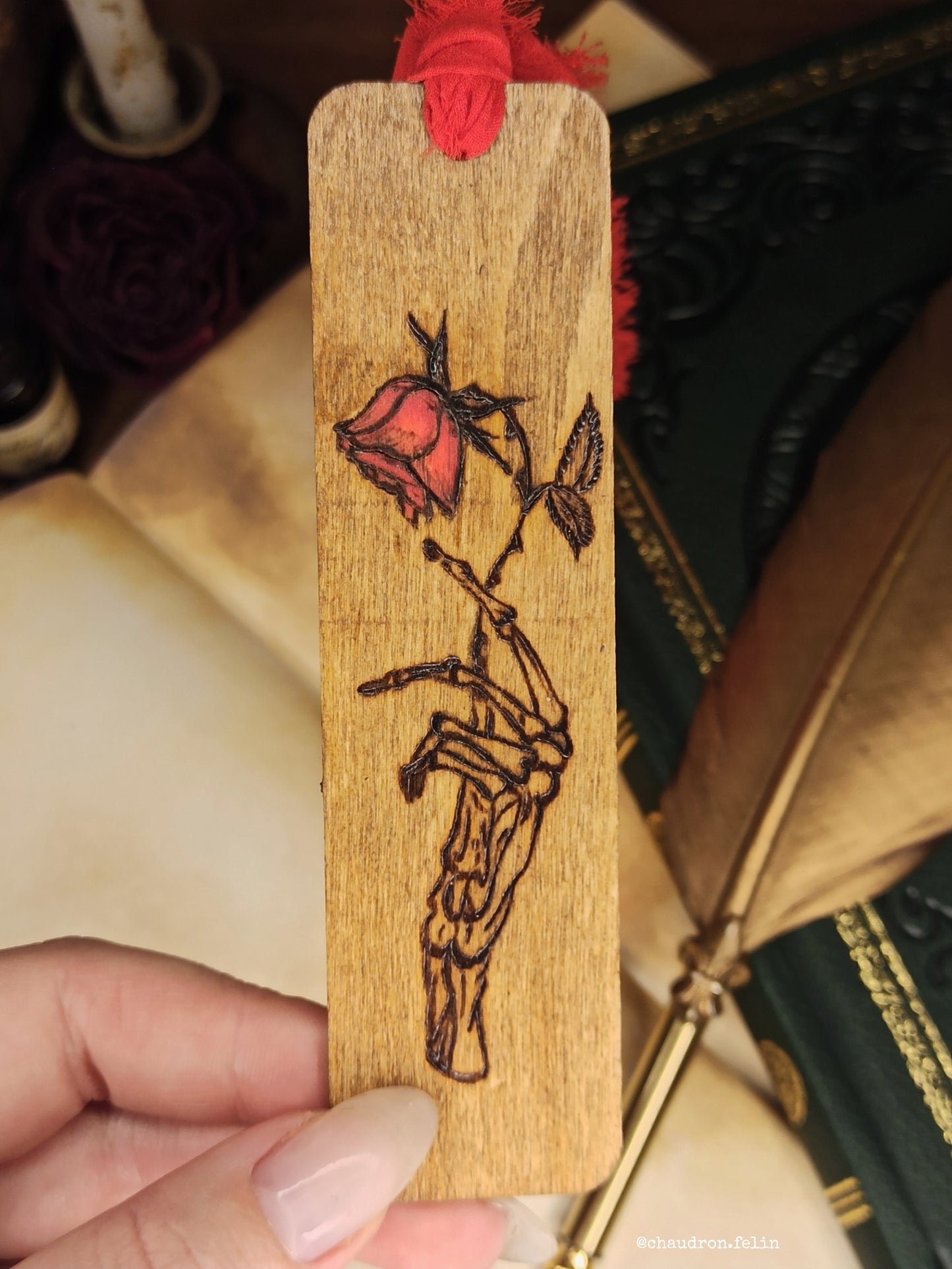 Marque Page en bois - Roses Rouges
